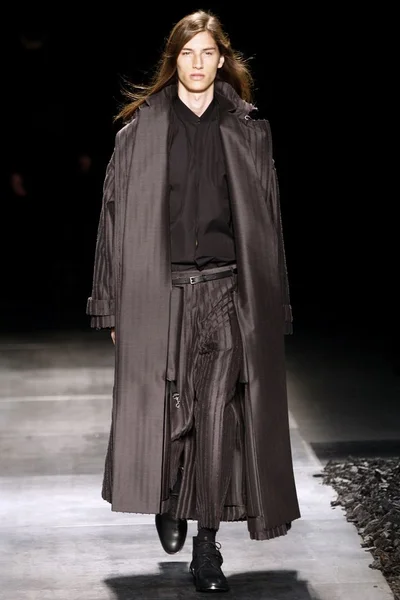 Look 44